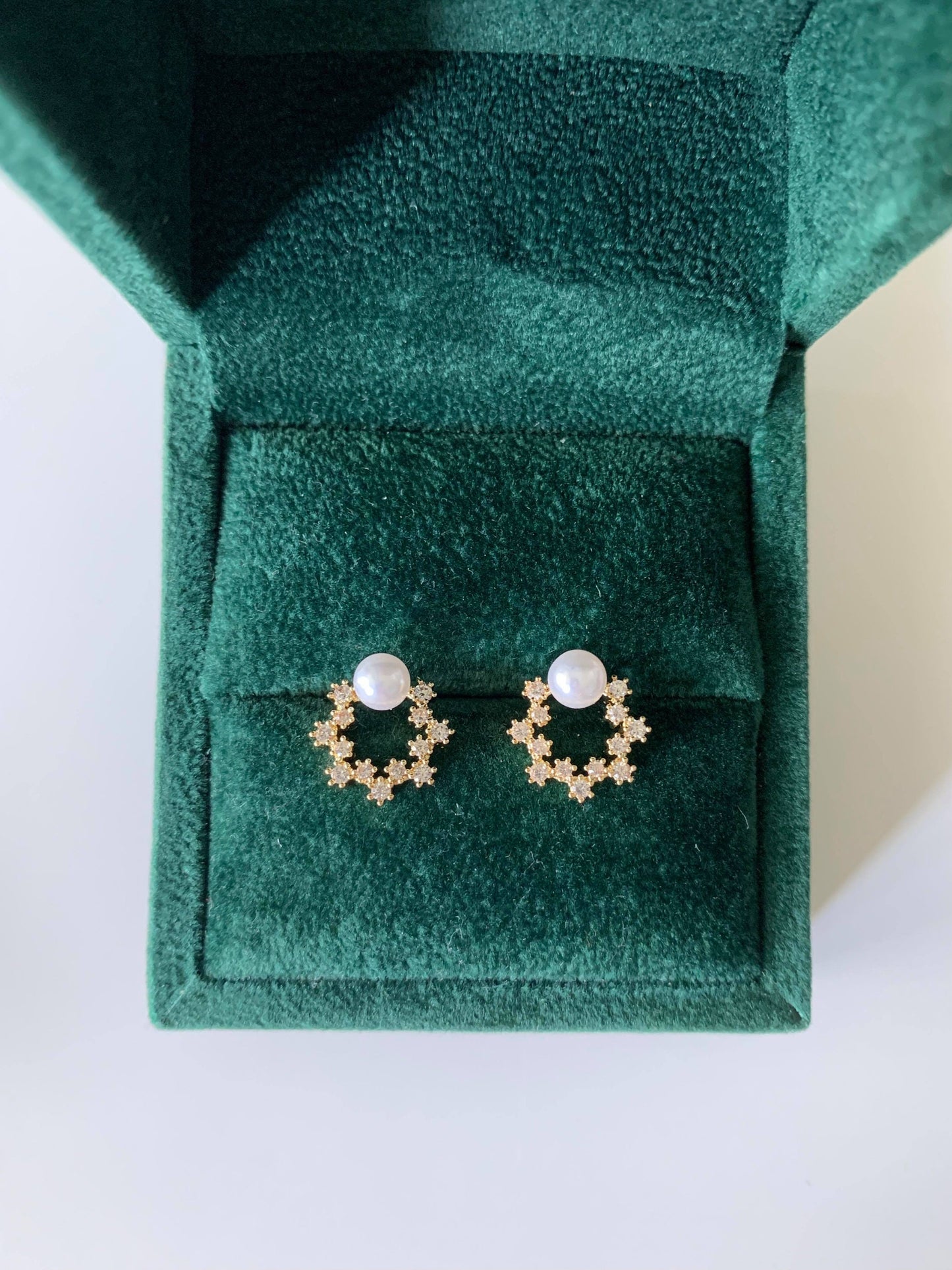 Dainty Small Wreath Stud Earrings