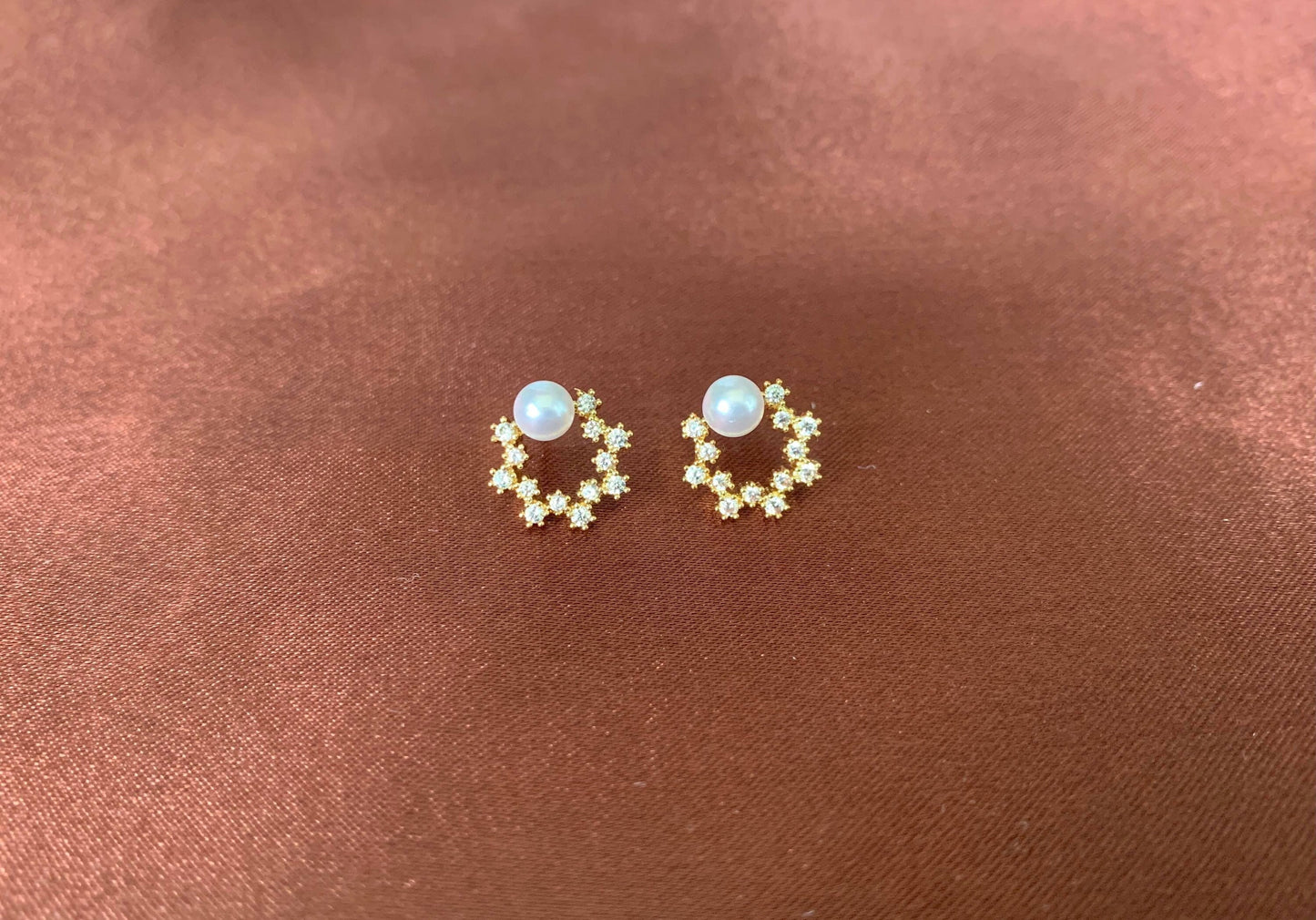 Dainty Small Wreath Stud Earrings