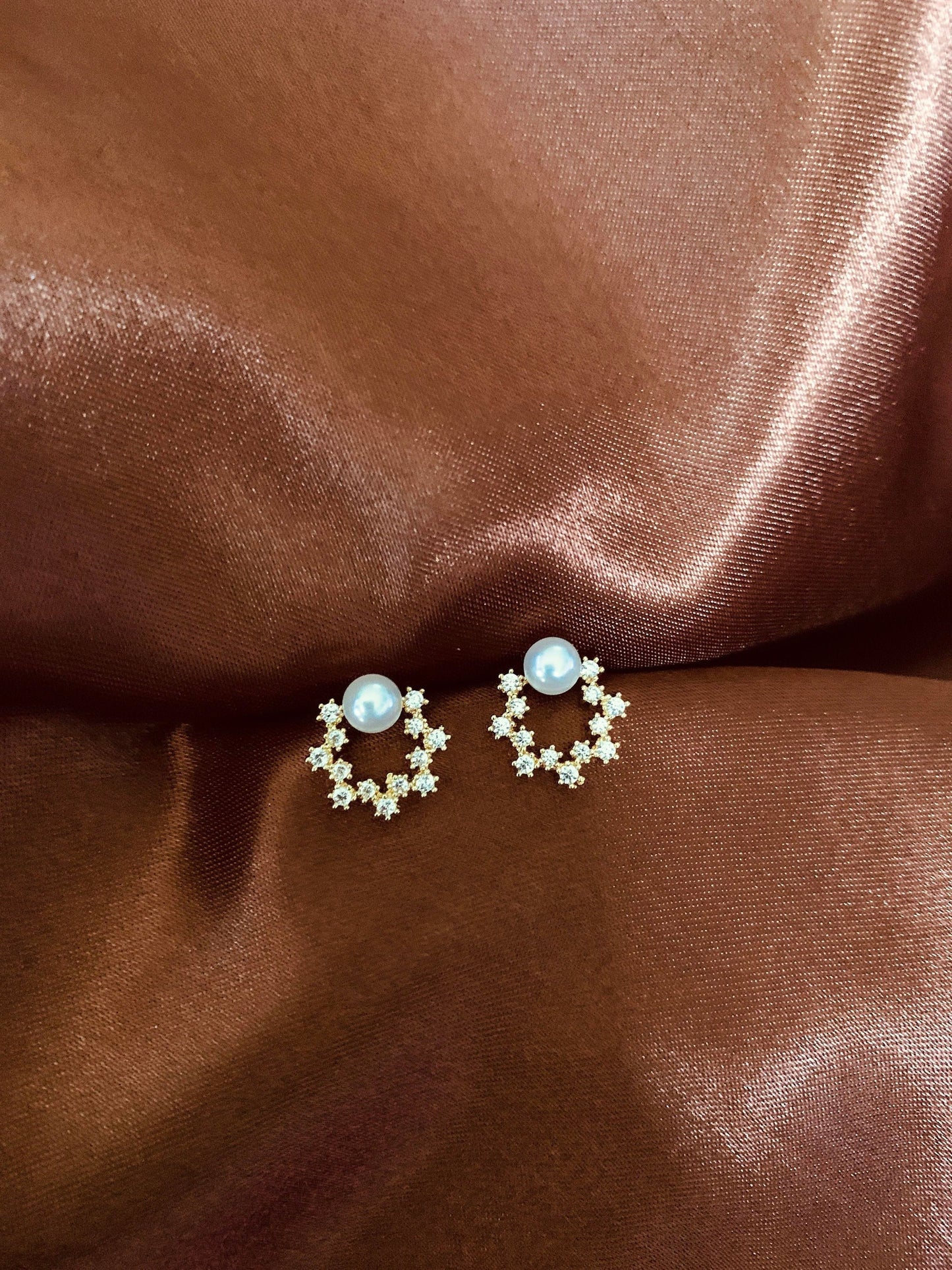 Dainty Small Wreath Stud Earrings