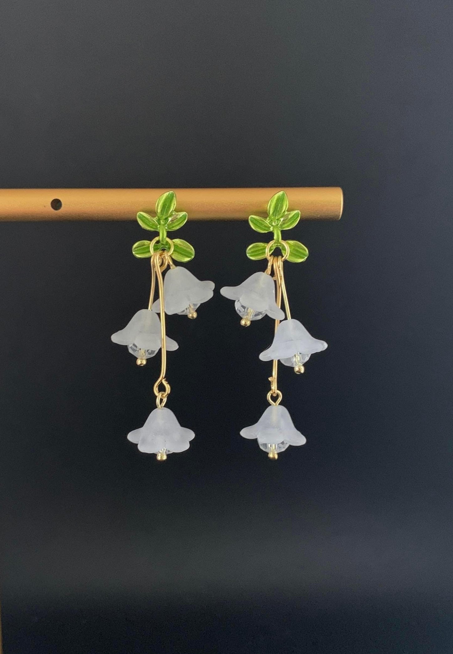 Minimalist Bellflowers Dangle Earrings